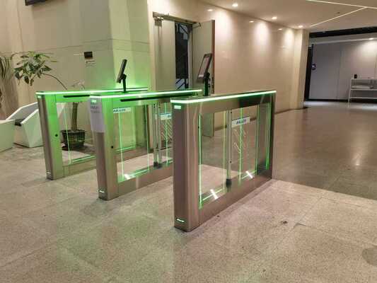 kopen Speed Lane Draaideur Hoge Beveiliging Draaideuren Speed Gate Met Toegang Voor Luchthaven Metro online manufacture